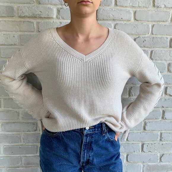 American Eagle Outfitters Cream Sweater Small - Picture 1 of 7